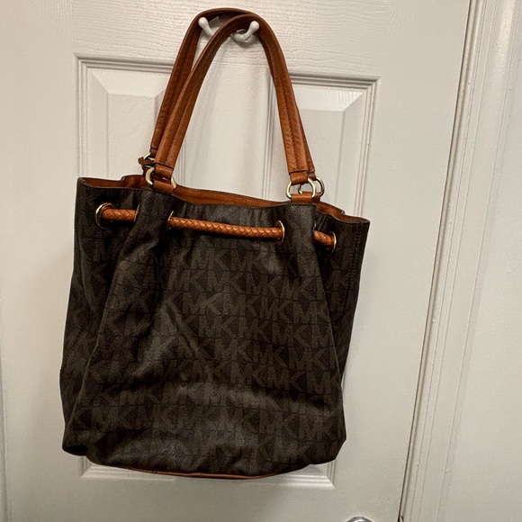 Michael Kors Handbag - Picture 4 of 9